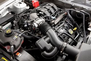 Illustration for article titled 2011 Ford Mustang Gets New 305 HP V6, 30 MPG